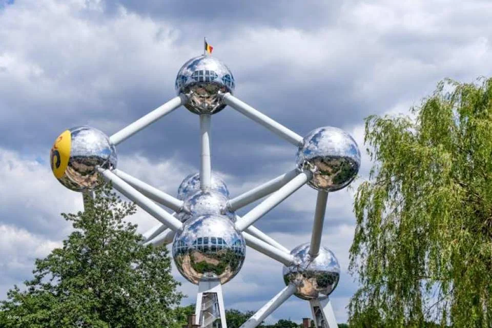 Navigate Brussels's most Insta-perfect spots with a local