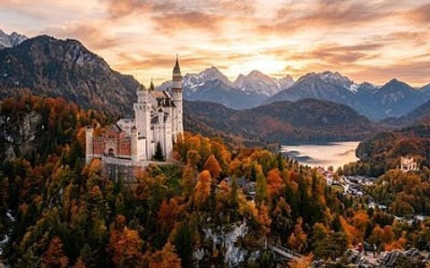 Neuschwanstein castle guided tour with Skip-the-Line Tickets & Bus-Shuttle Image 5