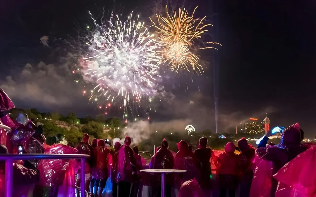 Niagara Falls Canada: Evening Guided Tour with Fireworks Cruise Image 3