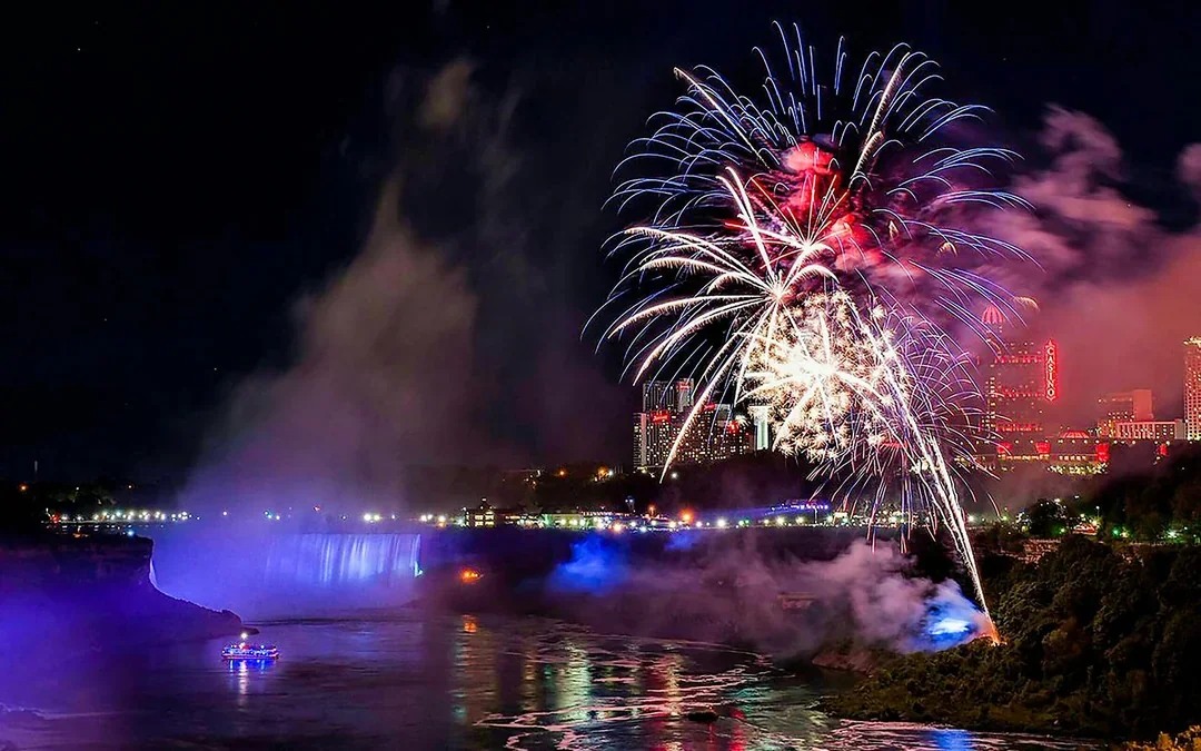 Niagara Falls Canada: Evening Guided Tour with Fireworks Cruise Image 7
