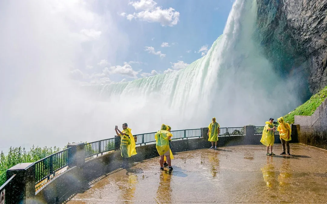 Niagara Falls Canada: Guided Tour with Hornblower Cruise Image 5