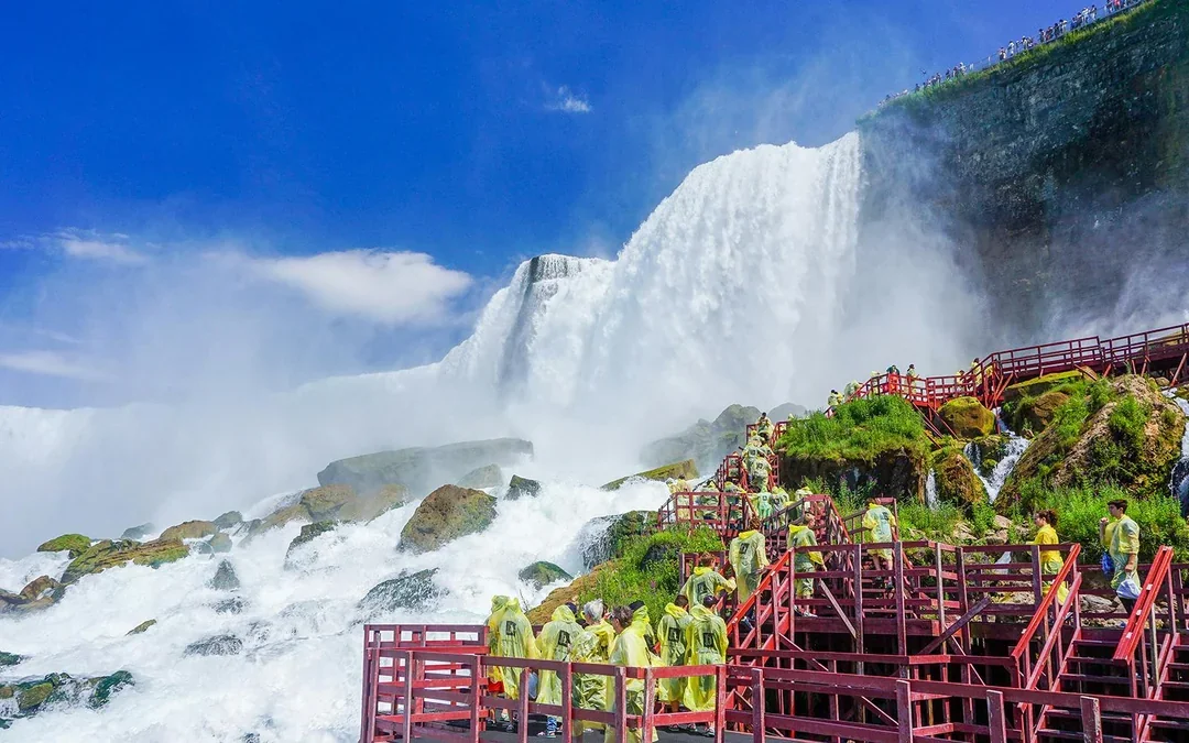 Niagara Falls USA: Guided Tour with Cave of the Winds Image 1