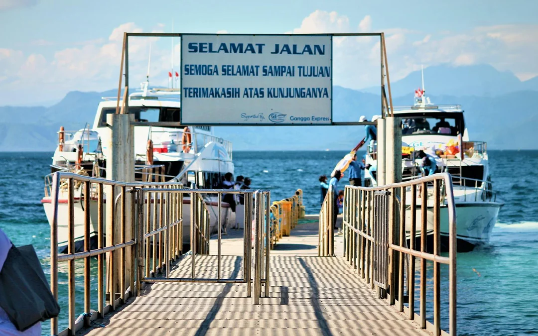Nusa Penida to Bali (Sanur) Fast Boat Ferry Ticket with VIP Lounge Access Image 1