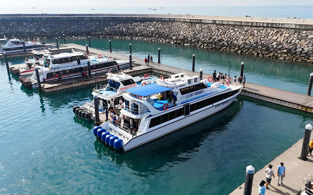 Nusa Penida to Bali (Sanur) Fast Boat Ferry Ticket with VIP Lounge Access Image 3