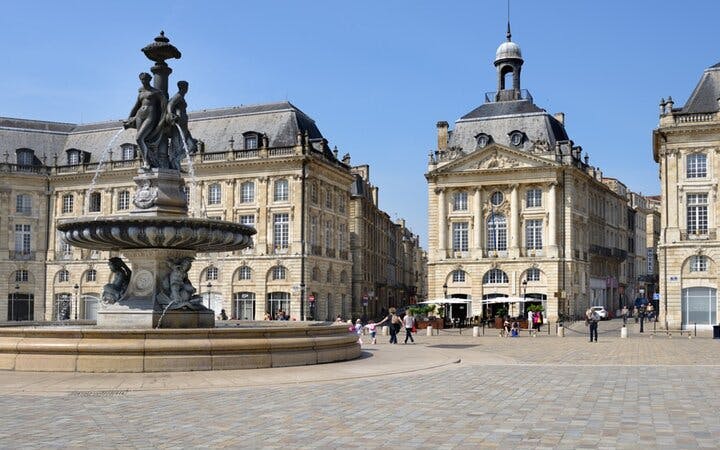 Old Town Bordeaux: Self-Guided City Exploration Game Image 3