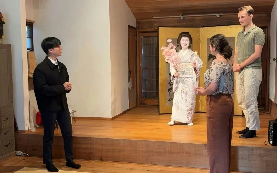 One Hour Geisha Show in Asakusa Tokyo Image 3