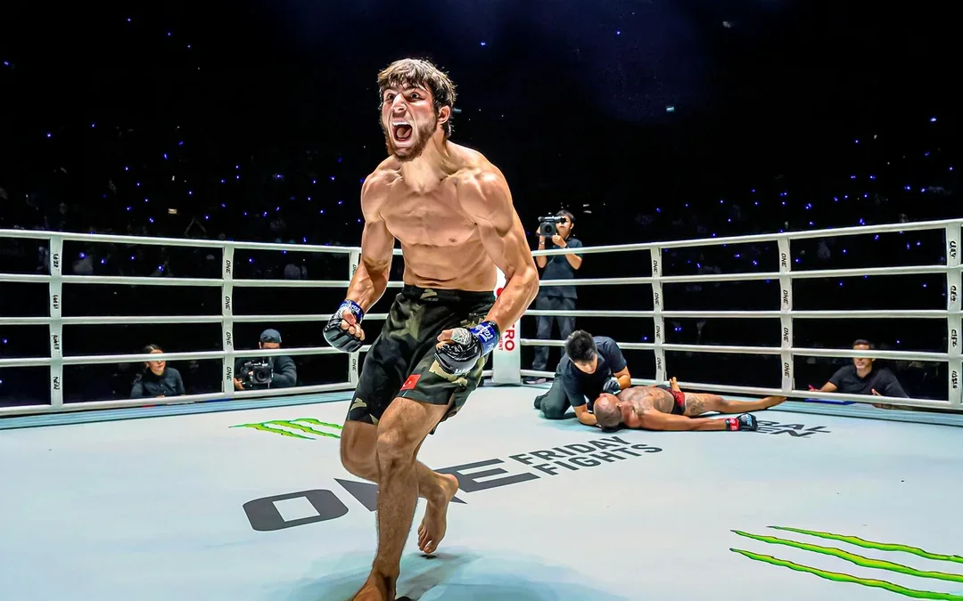 One Lumpinee Muay Thai One Championship Ticket Friday Night Image 1