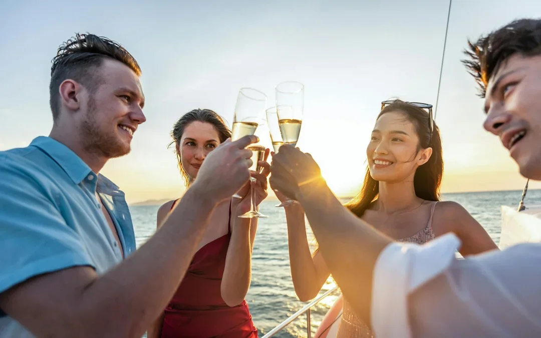 Ortigia: Sunset tour with aperitif on board Image 1