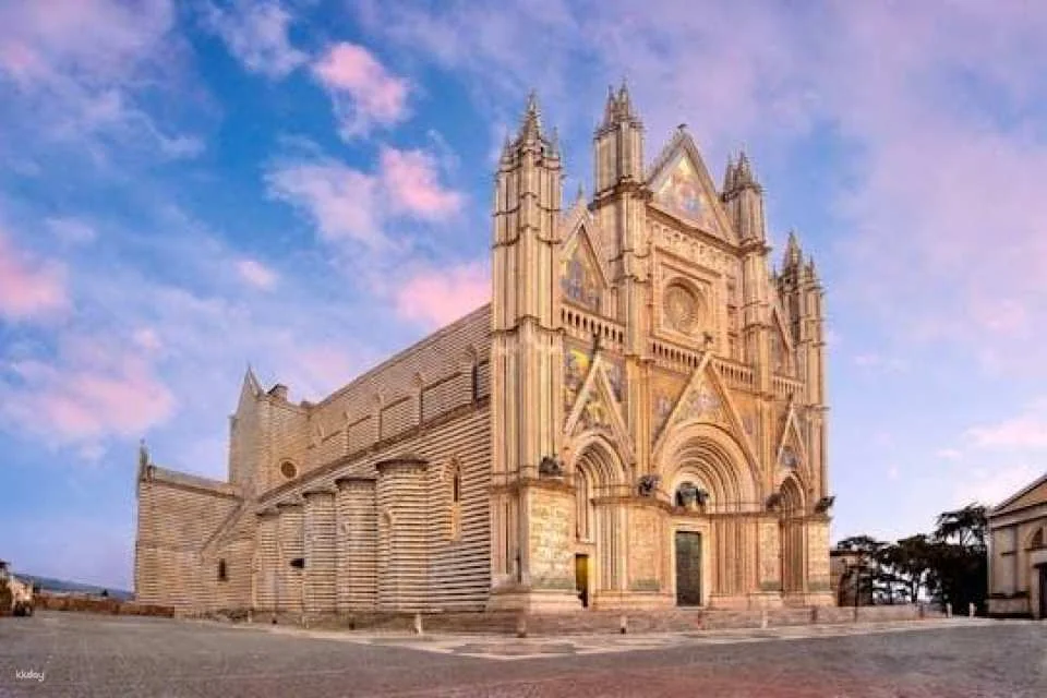 Orvieto panoramic electric minibus tour