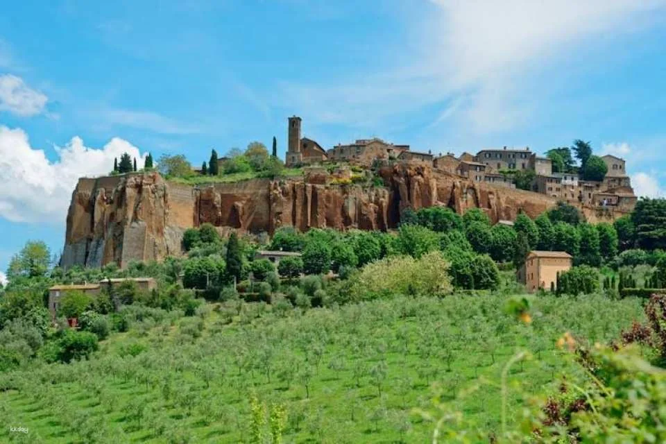 Orvieto panoramic electric minibus tour