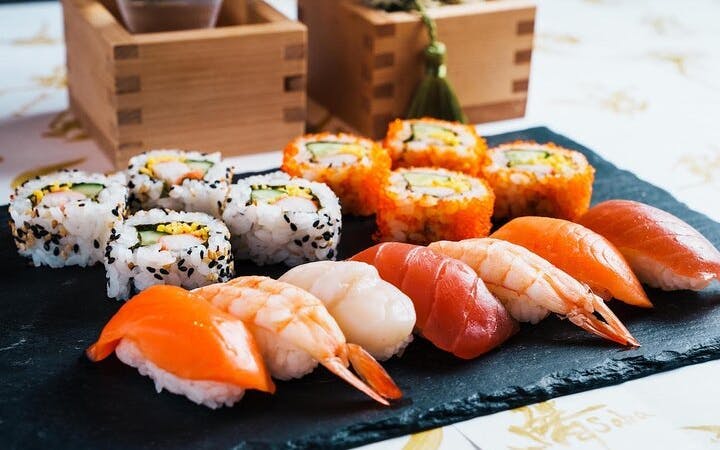 Osaka Sushi-Making Cooking Class with English-Speaking Instructor Image 2