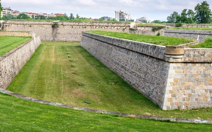 Pamplona Self-Guided Walking Tour on Mobile App Image 3