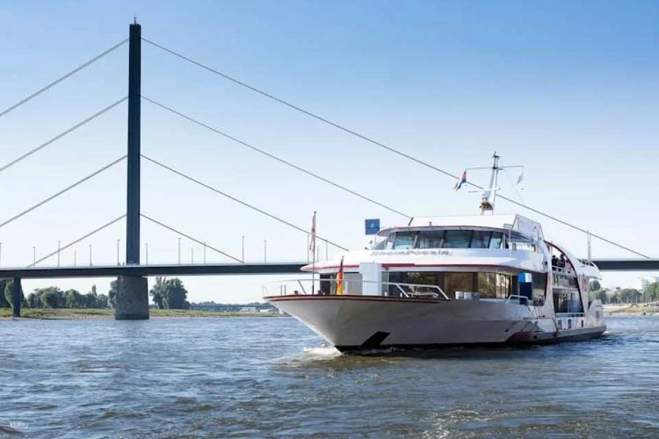 Panorama river boat cruise in Düsseldorf