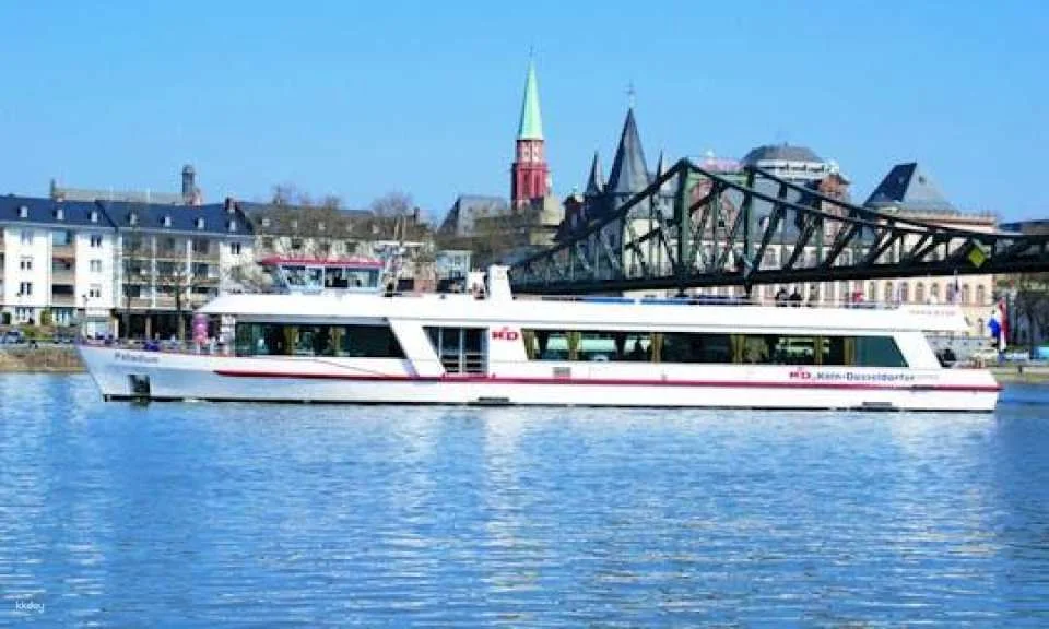 Panorama river boat cruise in Frankfurt