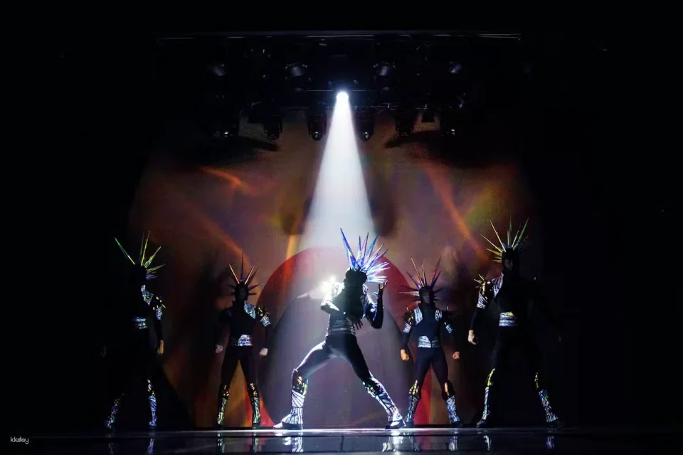 Paradis Latin Cabaret Night Show | France