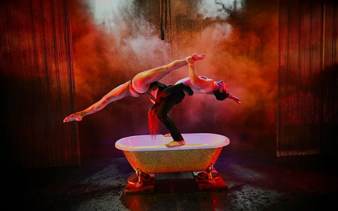 Paradis Latin Show with Lunch and Champagne Image 12