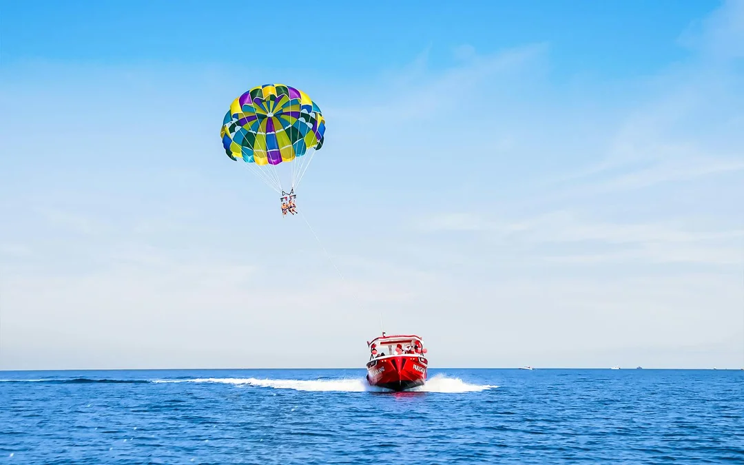 Parasailing Adventure in Dubai Image 3