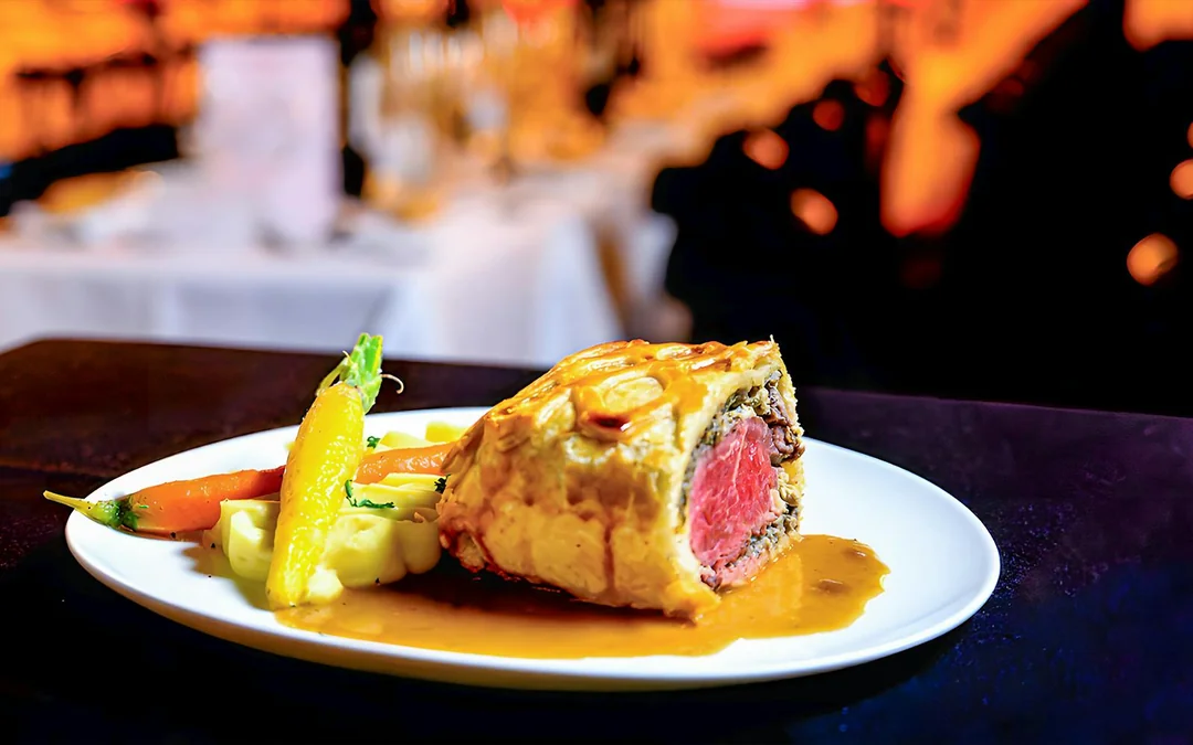 Paris: Christmas Eve Dinner and Cabaret Show Image 5