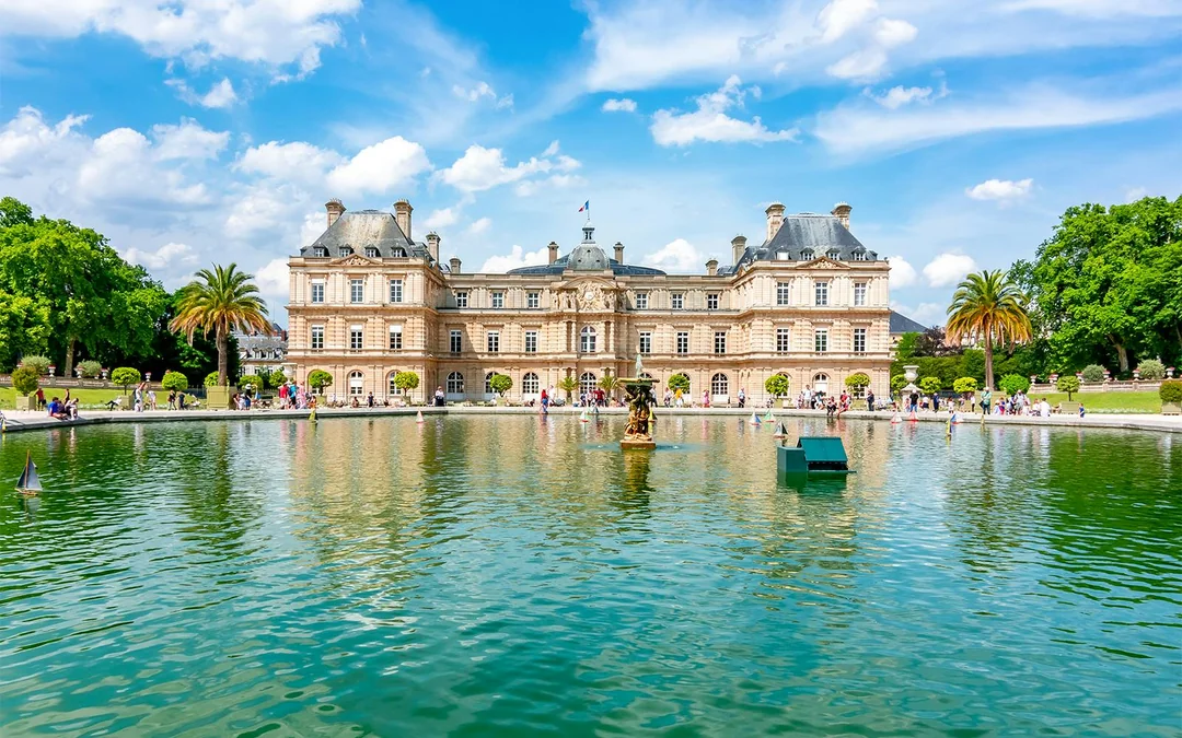 Paris Latin Quarter Walking Tour with Pantheon Entry Image 5