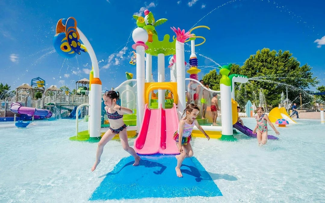 Parque Warner Beach Tickets Image 3