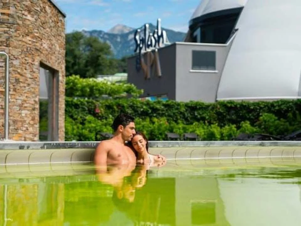 Pool and day spa tickets at Splash and Spa in Rivera