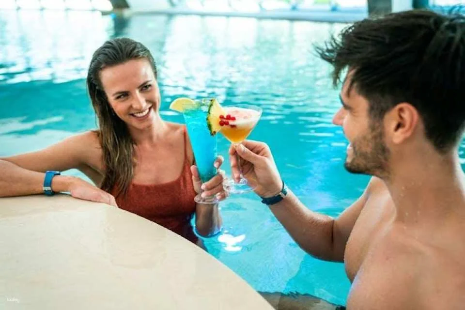 Pool and day spa tickets at Splash and Spa in Rivera
