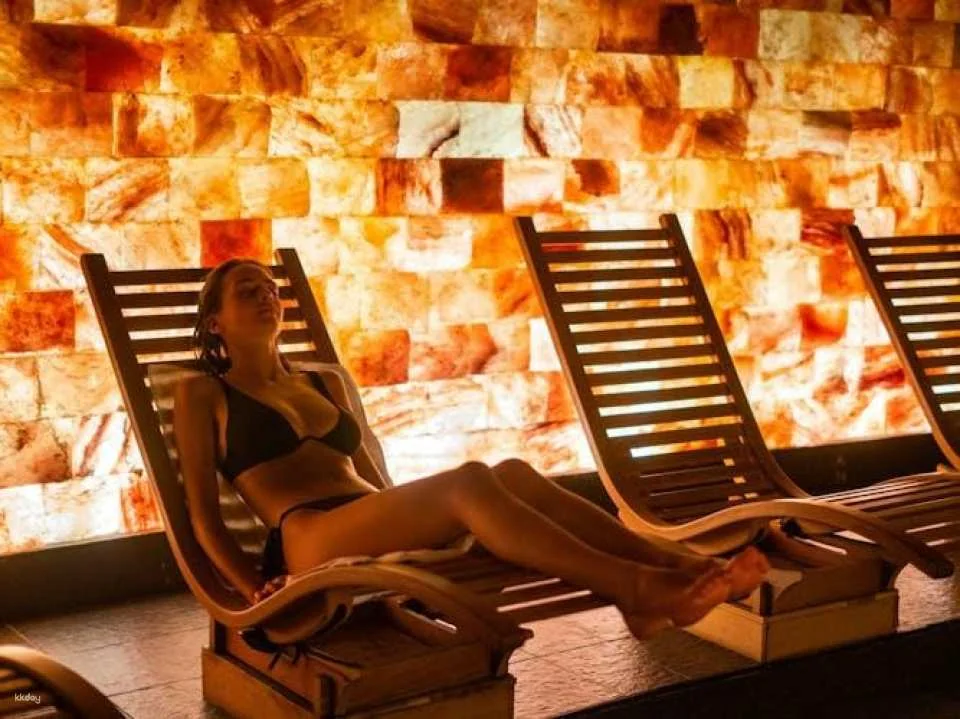 Pool and day spa tickets at Splash and Spa in Rivera