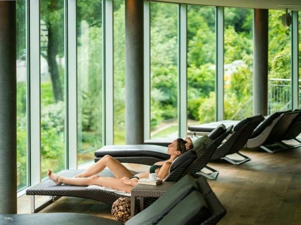 Pool and day spa tickets at Splash and Spa in Rivera