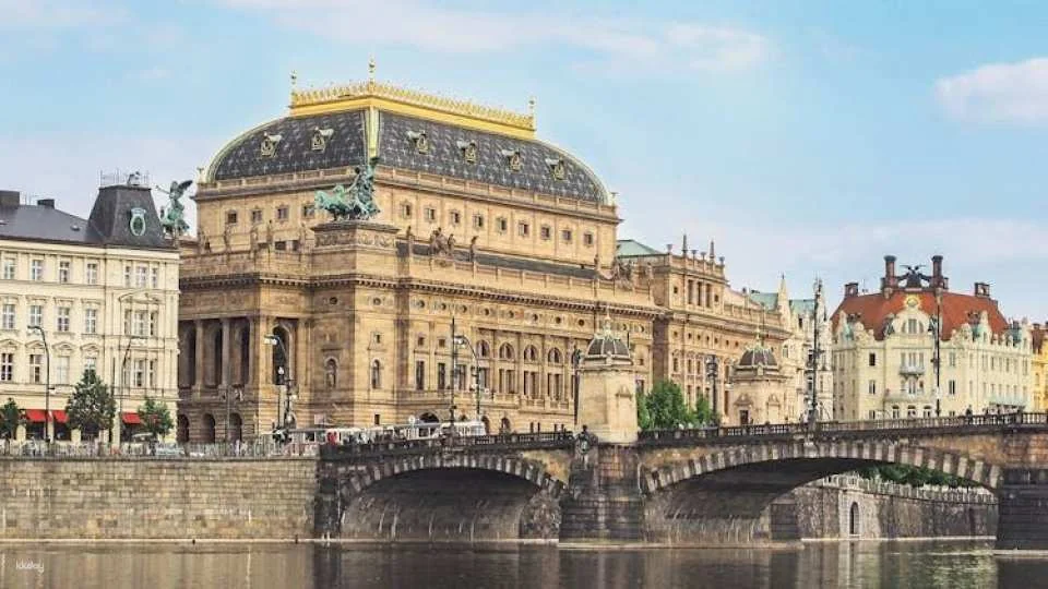 Prague audio guide with TravelMate app