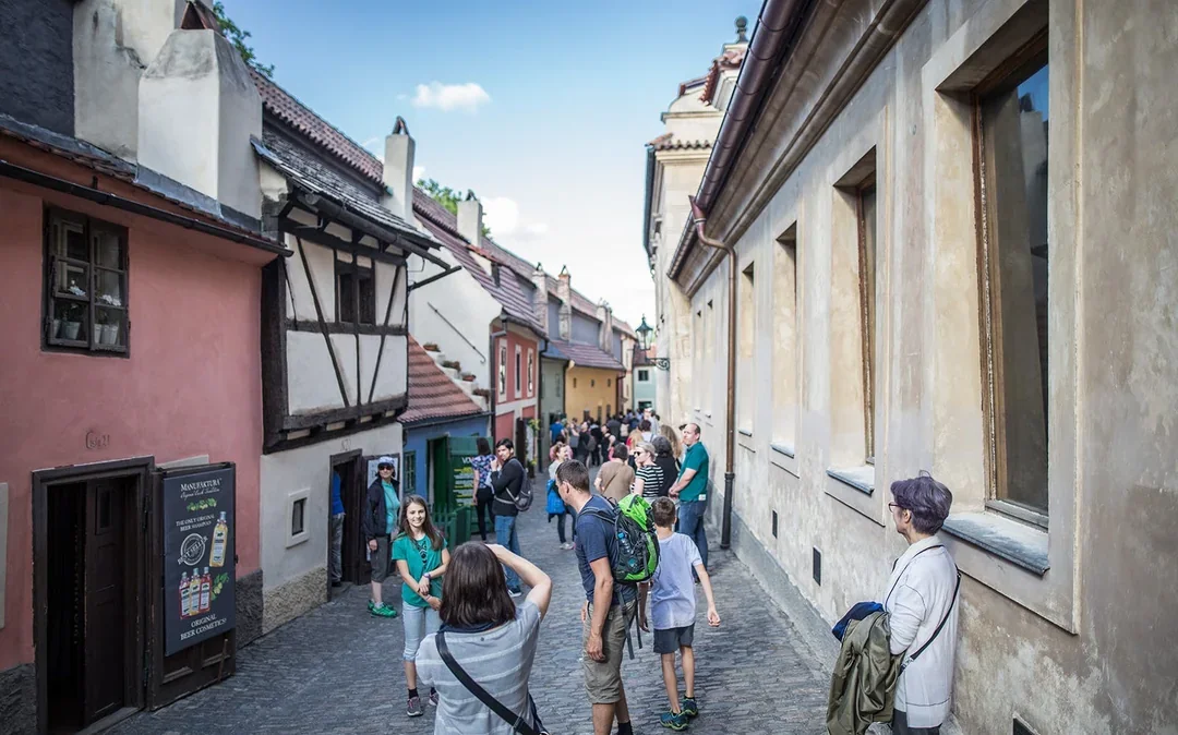 Prague Castle Complex Tour & Canal River Cruise Image 9