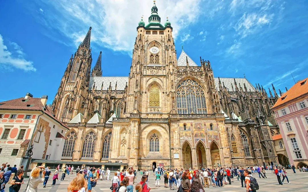 Prague Castle Guided Tour with One-Way Bus Transfer Image 3
