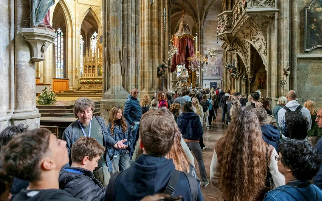 Prague Castle Guided Tour with One-Way Bus Transfer Image 8