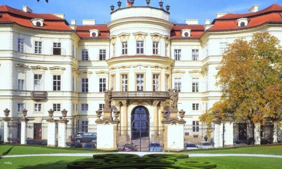 Prague city tour with Vltava River cruise