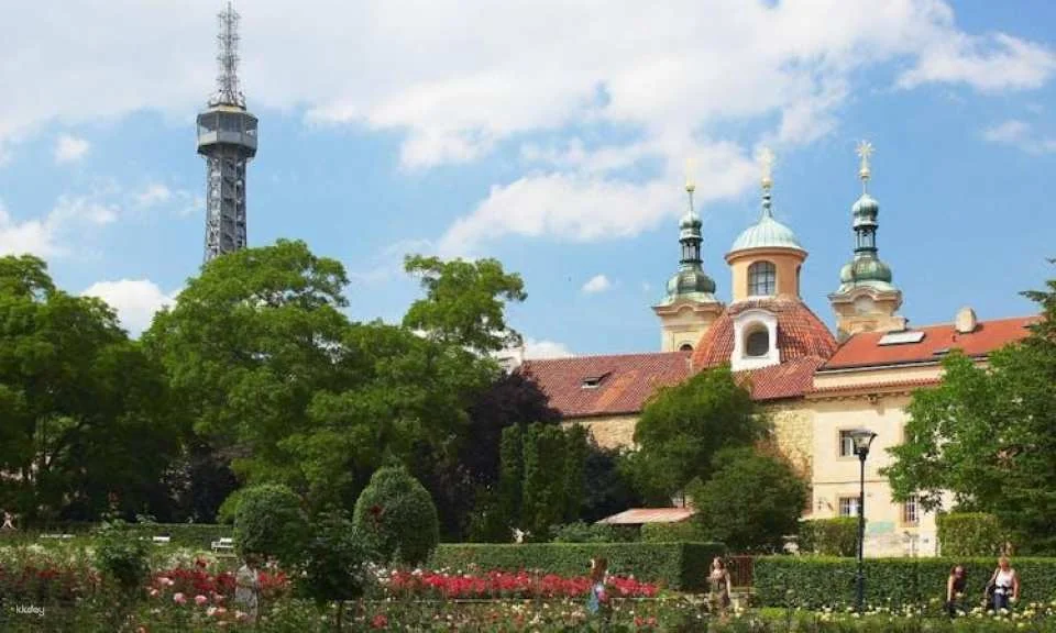 Prague city tour with Vltava River cruise