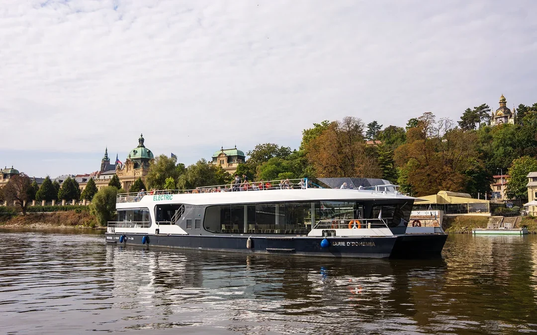 Prague Evening River Cruise with Prosecco Image 2
