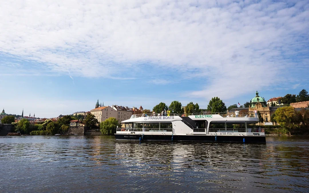 Prague Evening River Cruise with Prosecco Image 6