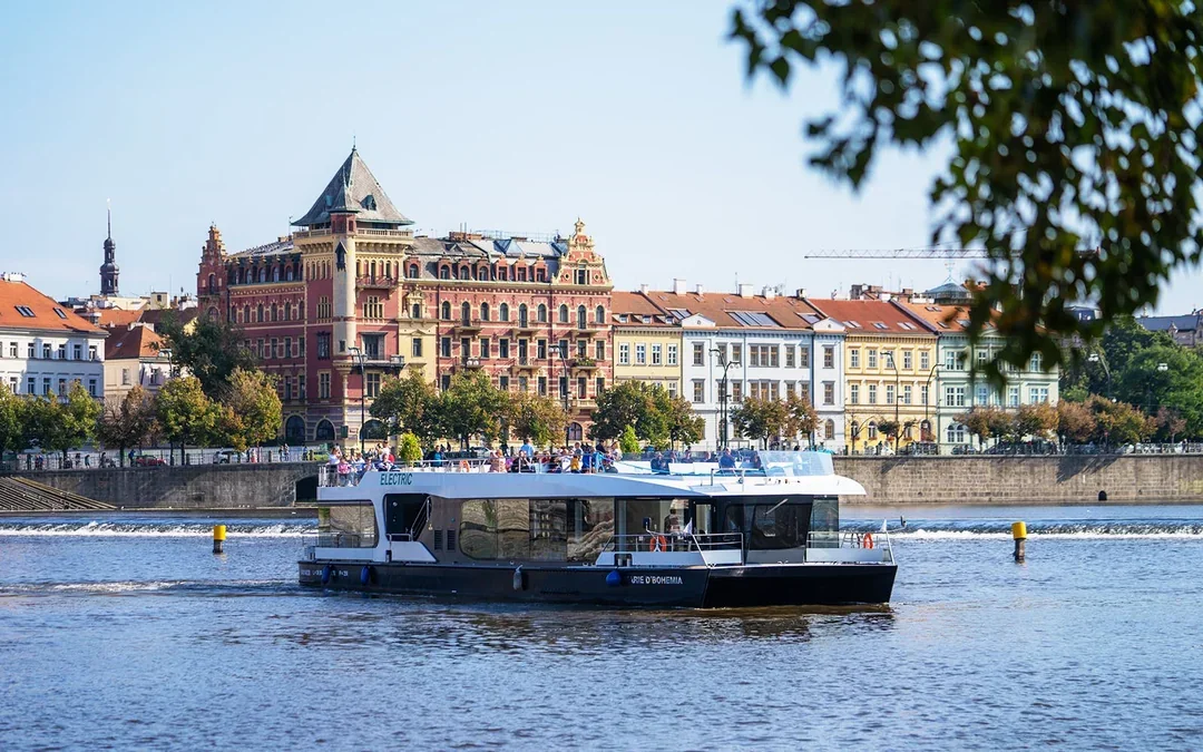 Prague Evening River Cruise with Prosecco Image 9