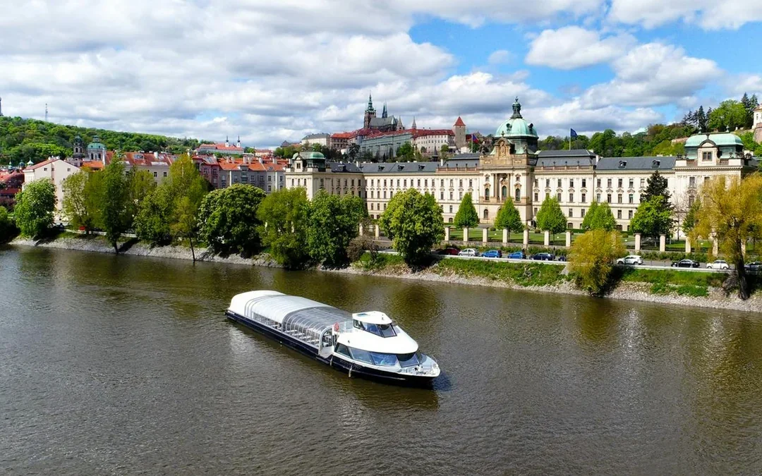 Prague Lunch Cruise on an Open-Top Glass Boat with Live Music Image 4