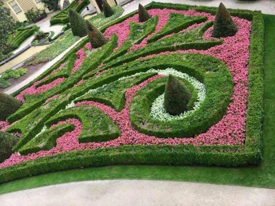 Prague Renaissance and Baroque gardens tour with a friendly historian