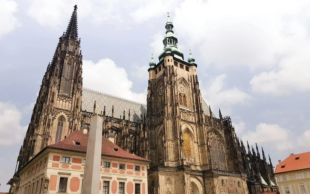 Prague Skip-the-Line Combo Ticket: Prague Castle, Jewish Town & Astronomical Clock Image 1