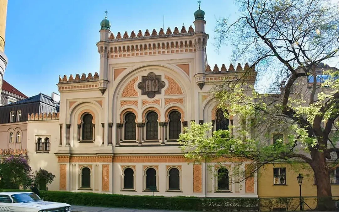 Prague Skip-the-Line Combo Ticket: Prague Castle, Jewish Town & Astronomical Clock Image 2