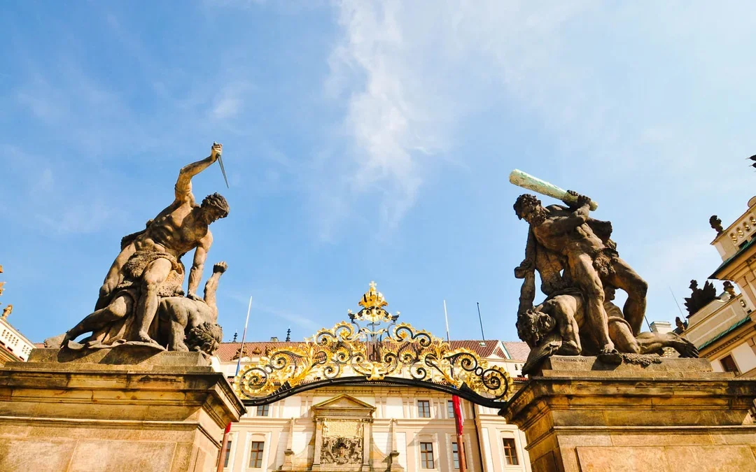Prague Skip-the-Line Combo Ticket: Prague Castle, Jewish Town & Astronomical Clock Image 7