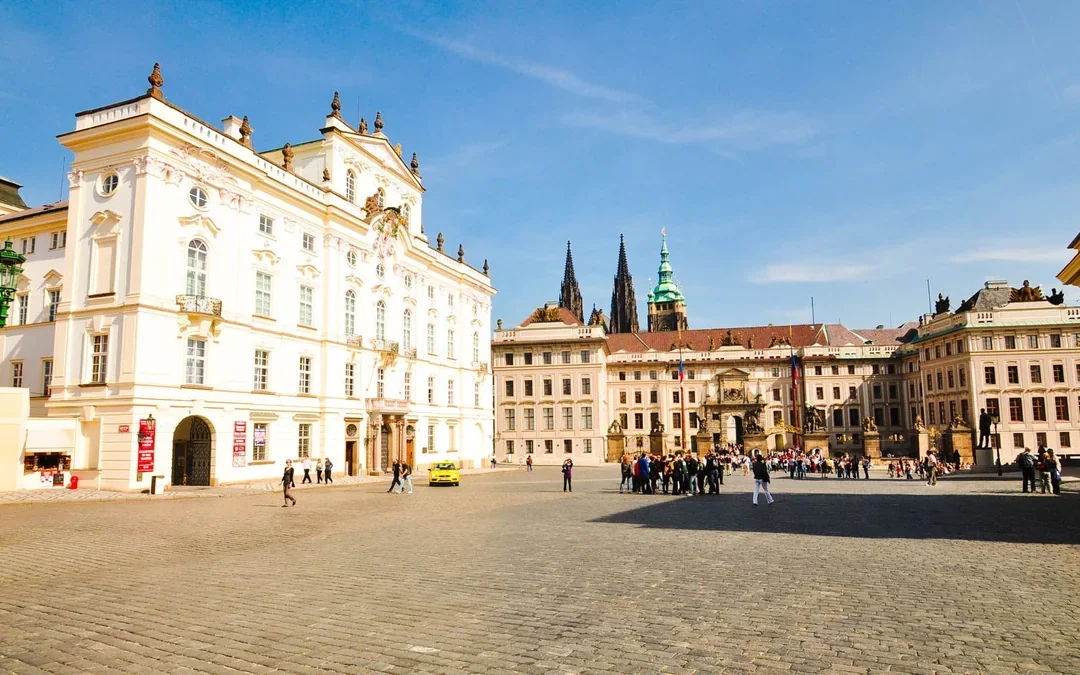 Prague Skip-the-Line Combo Ticket: Prague Castle, Jewish Town & Astronomical Clock Image 8