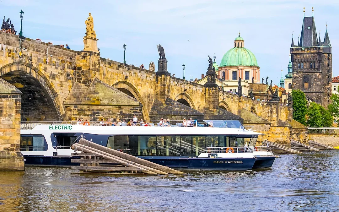 Prague Vltava River Sightseeing Cruise Image 8