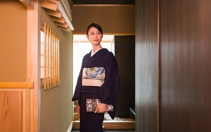 Premium Silk Kimono Rental and Dressing at Shinjuku Gyoen National Garden Image 6