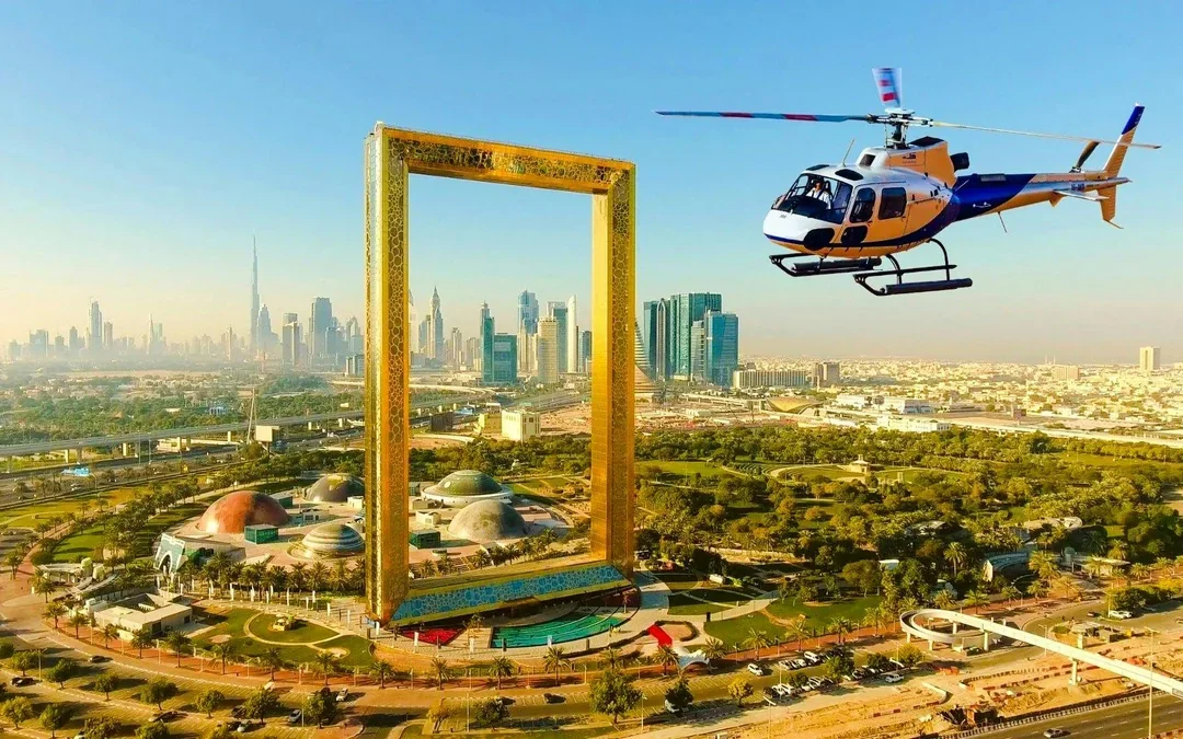 Private Dubai Helicopter Ride by Helidubai: 12 to 40 Minutes (Up to 5 Guests) Image 4