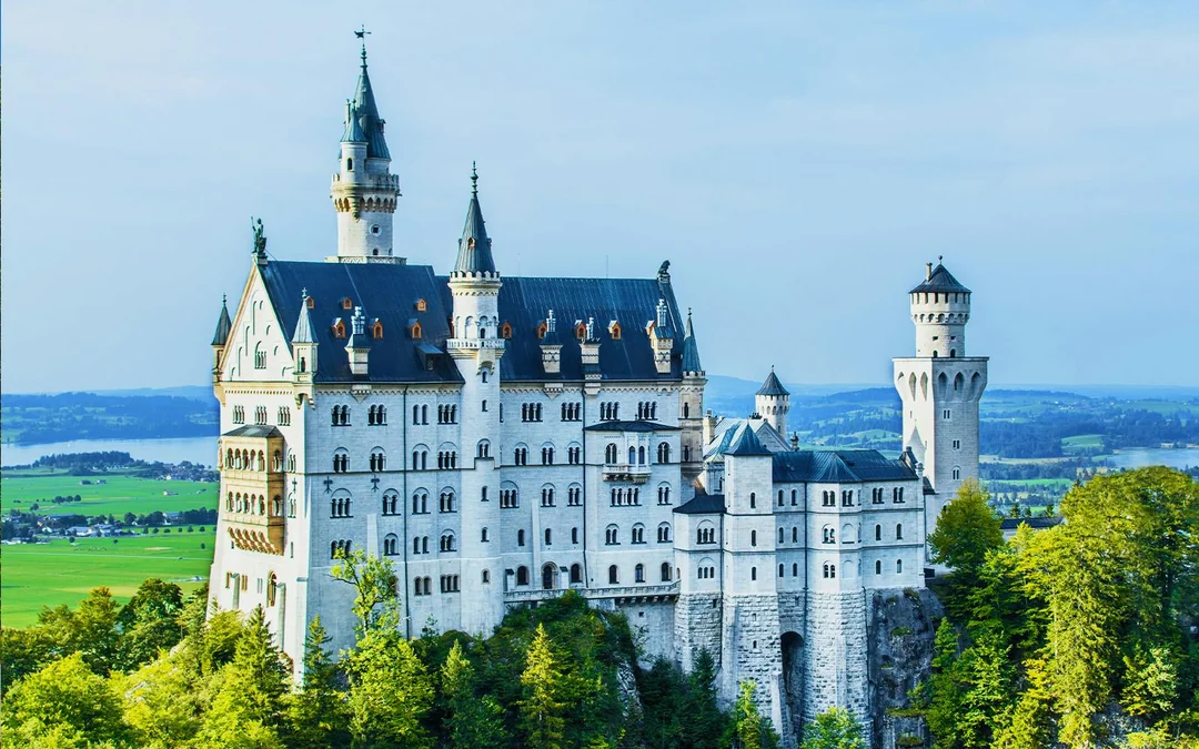 Private Guided Tour of Neuschwanstein & Linderhof Castle Grounds from Munich Image 2
