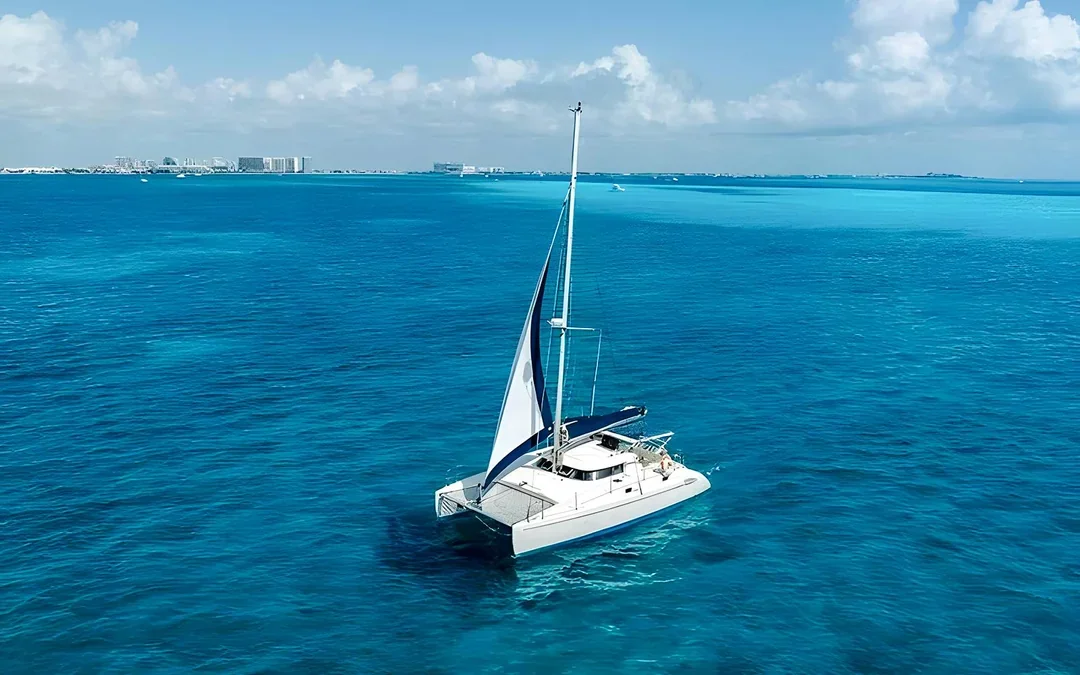 Private Isla Mujeres Catamaran Tour with Open Bar, Snorkelling and Buffet (10+ Guests) Image 1