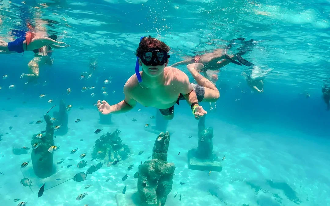 Private Isla Mujeres Catamaran Tour with Open Bar, Snorkelling and Buffet (10+ Guests) Image 2