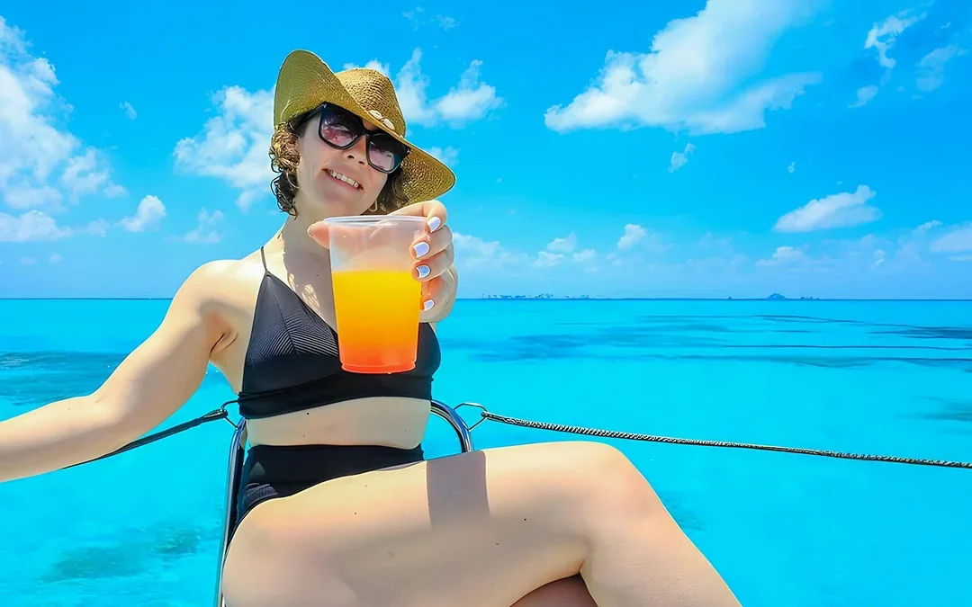 Private Isla Mujeres Catamaran Tour with Open Bar, Snorkelling and Buffet (10+ Guests) Image 3